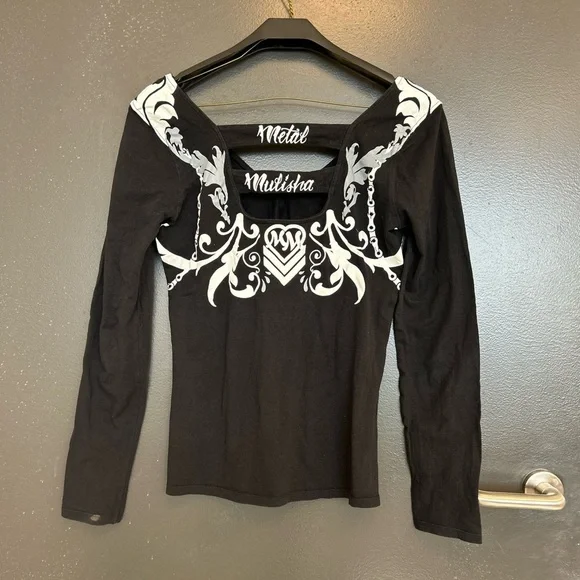 Y2K Metal Mulitia M strapped long sleeve shirt in great condition (minor stain) - Picture 5 of 9